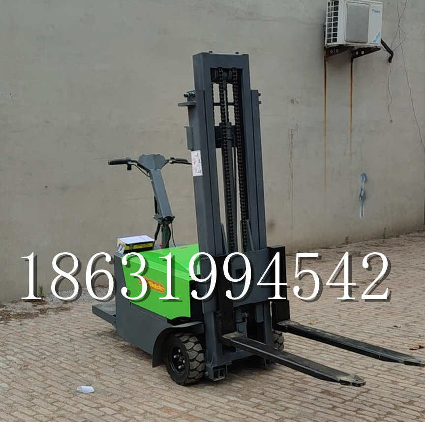 长岭县优程全电动叉车插腿式堆高车液压装卸车1.5吨升高小型站驾式铲车